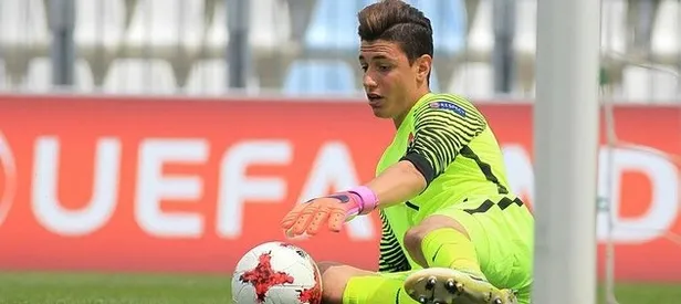 Fenerbahçe genç kaleciye kancayı taktı
