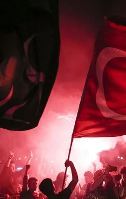 Millet zaferini kutluyor