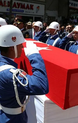 Elazığ'da şehidi binler uğurladı