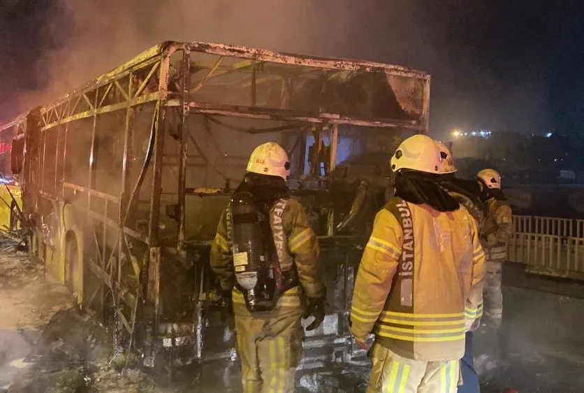 İETT otobüsü alev alev yandı!