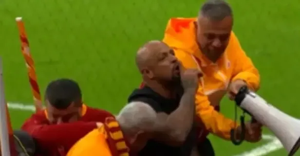 Felipe Melo Galatasaray - Kocaelispor maçında üçlü çektirdi! Tribünde coşkulu anlar