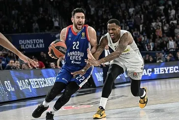 Anadolu Efes son çeyrekte yıkıldı