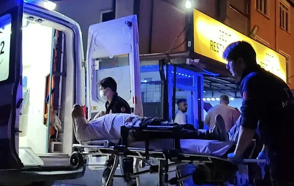 Son dakika: Bursa'da restoran çalışanları ve müşteriler arasında silahlı kavga: 2 yaralı-4