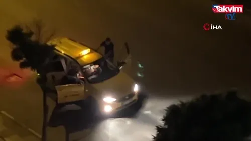 Alkollü yolcu taksi şoförünü ısırdı, darbetti, aracına binip kaza yaptı