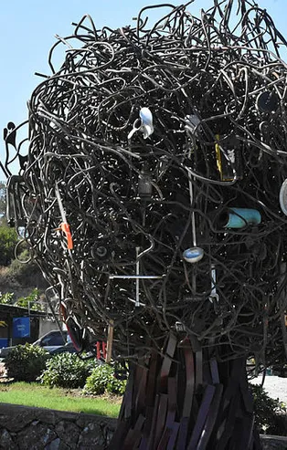 Malatya esnafı CHP'nin heykelini çok güzel ti'ye aldı! "İki demir bir kaynakla daha çok yolumuzu buluyoruz"