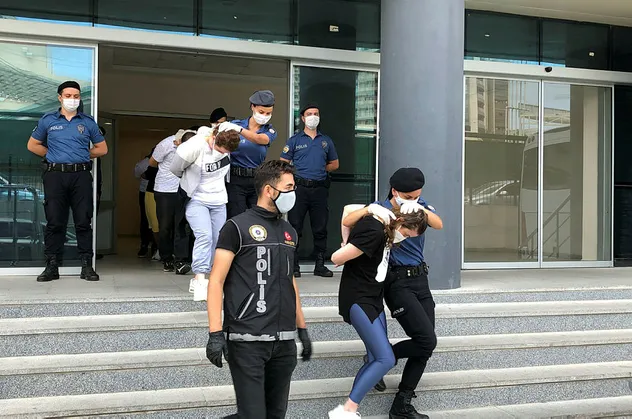 Bursa'da uyuşturucu operasyonu: 10 gözaltı!