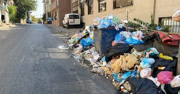 Buca'da sokaklar çöplüğe döndü! Vatandaşlardan CHP'li Duman'a davet: "Sabah yürüyüşüne gelsin bakalım kokudan durabiliyor mu?"