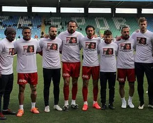 Sahaya Özgecan tişörtleriyle çıktılar