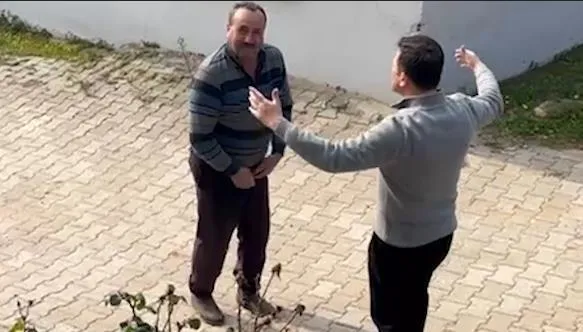 yurekleri-isitan-goruntuler-1708447096540.jpeg Yürekleri ısıtan görüntüler | İzmir Büyükşehir Belediye Başkan adayı Hamza Dağ'dan 'elbisem kirli' diyen vatandaşa örnek davranış! "Gel buraya sarılacağım"-1