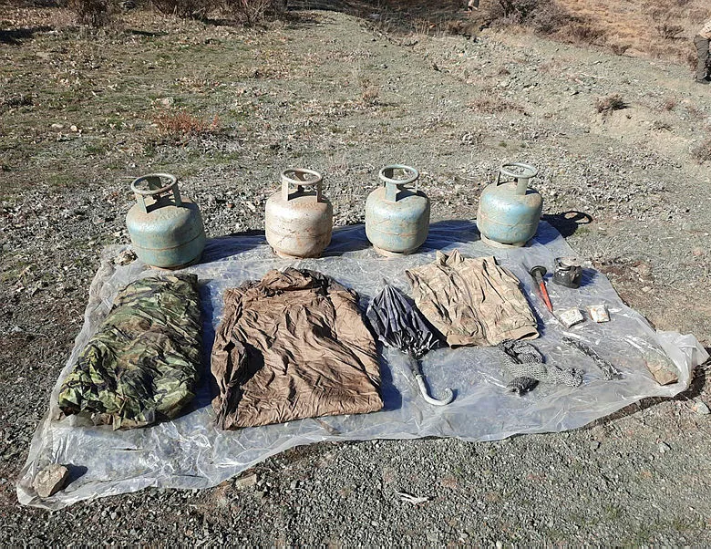 Teröristlerin kullandığı 7 sığınak imha edildi