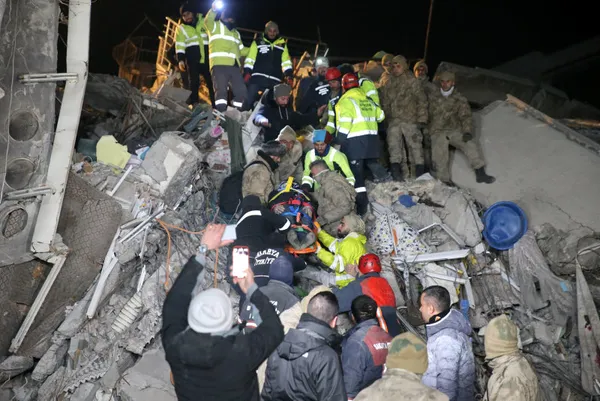 biden-turkiyedeki-depremler-100-yili-askin-suredir-bolgede-yasanan-en-buyuk-depremlerden-1675914455639.jpg Yüzyılın felaketi! Biden: Amerikan ordusu deprem bölgesinde yardıma hazır-6