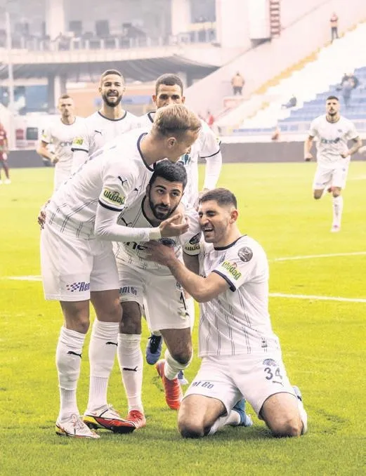 trabzonsporun-yeni-firtinasi-tymoteusz-puchaczin-scout-ekibinin-verdigi-raporun-satir-baslarina-takvim-ulasti-1641680264291.jpeg Trabzonspor'un yeni fırtınası Tymoteusz Puchacz'ın scout ekibinin verdiği raporun satır başlarına Takvim ulaştı!-19