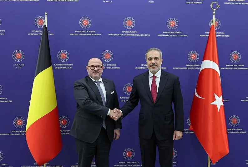 Teröristler Suriye’yi terk etsin!