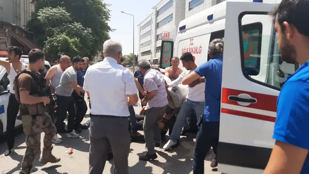 Adliye çıkışında ortalık karıştı! Çok sayıda yaralı var…-5