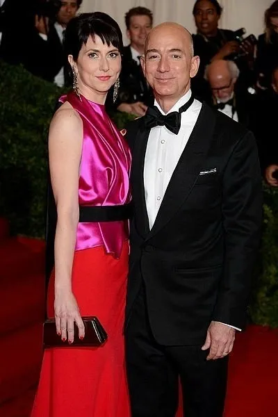 Amazon'un kurucusu Jeff Bezos'un eski eşi Mackenzie Scott fen bilgisi öğretmeniyle evlendi! Rekor tazminat almıştı-8