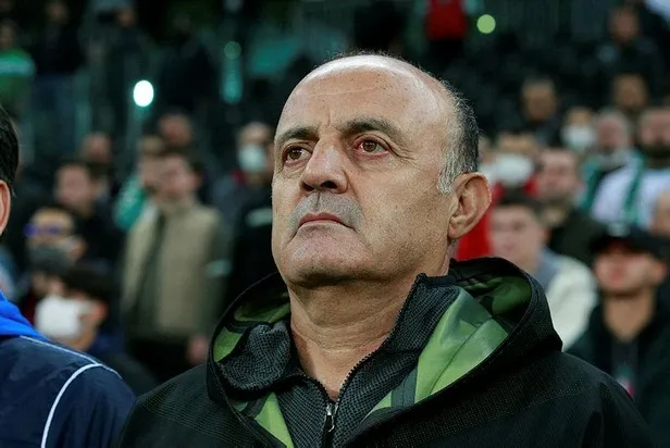 fenerbahcenin-konferans-ligi-play-off-turundaki-rakibi-belli-oluyor-1639346435723.jpeg Fenerbahçe’nin, Konferans Ligi play off turundaki rakibi belli oluyor!-17