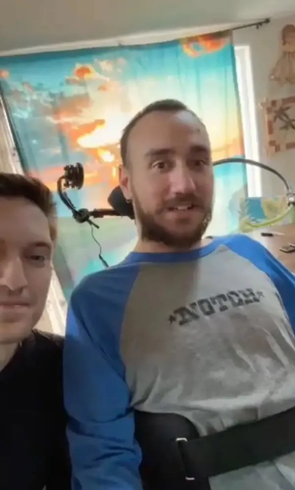 telepati-ile-satranc-elon-musk-duyurmustu-neuralink-beyin-cipi-takilan-ilk-insan-dusunce-gucuyle-oynadi-hepsin-1711014886830.jpeg Telepati ile satranç: Elon Musk duyurmuştu! Neuralink beyin çipi takılan ilk insan düşünce gücüyle oynadı: Hepsini ben yapıyorum çok havalı değil mi?-1