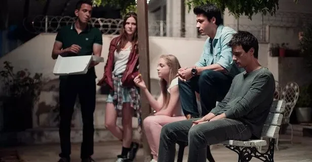 Son dakika haberi: Aşk 102 dizisinde başrolleri paylaşan Alina Boz ve Kubilay Aka'nın koronavirüs testi pozitif çıktı