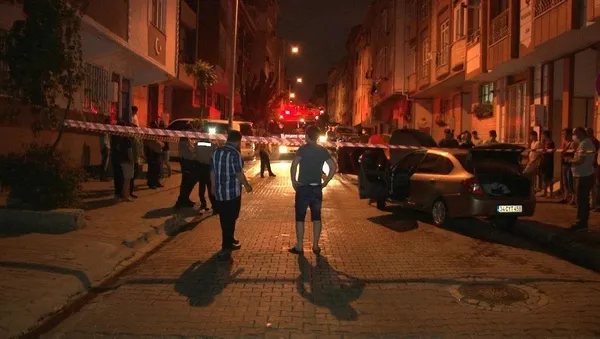 Küçükçekmece'de "iki otomobil ateşe verildi" iddiası polisi alarma geçirdi-1