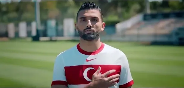 THY'den A Milli Takım'a özel hediye! Taraftarın kalp atış grafiği formalara işlendi: Kalbimiz bir-5