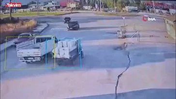 Tokat’ta kavşakta kaza kamerada: 1 yaralı