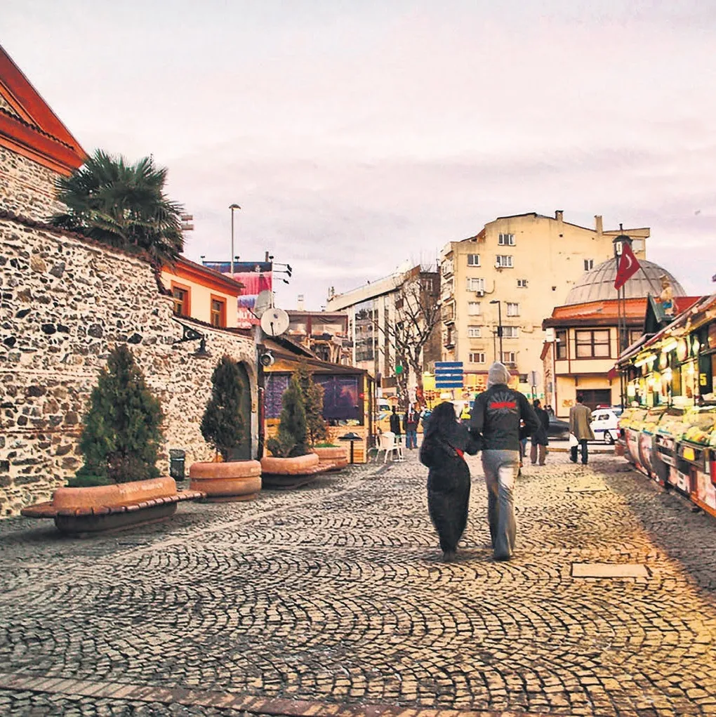 Ortaköy esnafı sinek avlıyor
