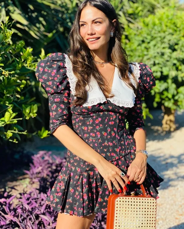 Demet Özdemir mayolu bikinili tatil paylaşımlarıyla akıl aldı durmak bilmiyor! Bakan bir daha bakıyor Demet işin hakkını veriyor-3