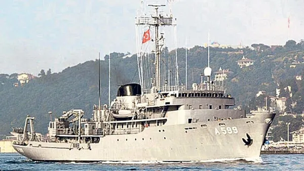 son-dakika-yunanistan-alcak-hamle-4-f-16-arastirma-yapan-tcg-cesme-gemimizi-taciz-etti-1614082780815.jpg