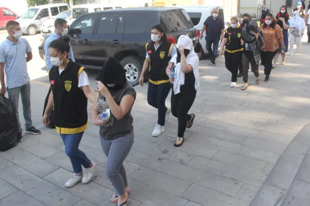 Fuhuş şebekesinin şifresi çözüldü: "makarna"