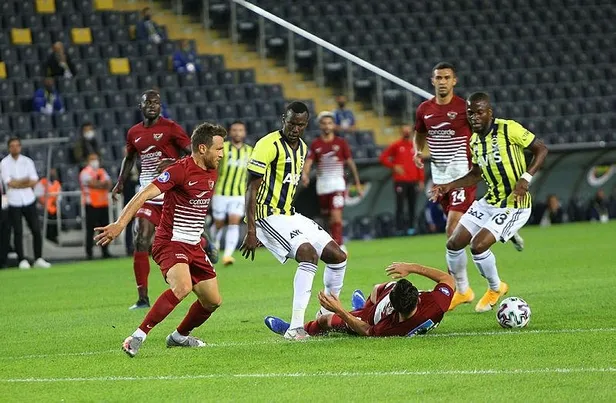 kadikoyde-gol-sesi-yok-ms-fenerbahce-0-0-hatayspor-1600714377472.jpeg