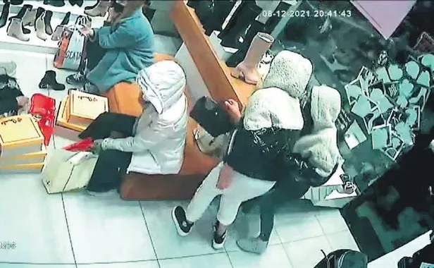 4-kadinin-yasadigi-eve-yuzde-100-zam-yapan-ev-sahibini-akillandiran-ceza-1642973742699.jpeg 4 kadının yaşadığı eve yüzde 100 zam yapan ev sahibini akıllandıran ceza!-6