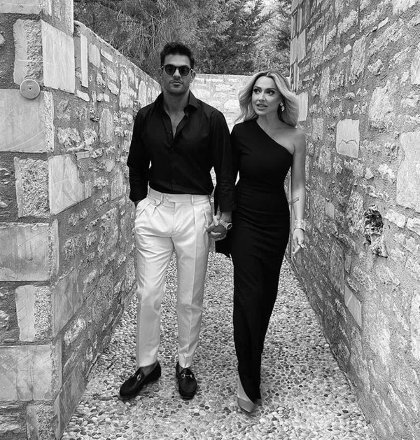 Hadise'nin konserde giydiği kıyafet görenleri şaşkına çevirdi! Mehmet Dinçerler'lerin ailesine adeta...-7