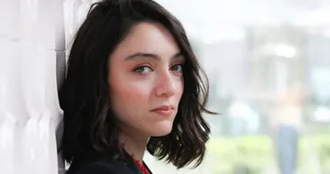 Merve Dizdarın 1993 yılındaki halini görenler tanıyamadı! Seneye de giyersin dediler, beş sene bu önlükle geçti