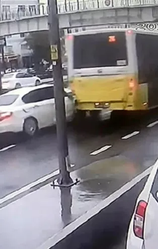 Avcılar'da zincirleme kaza, 3 yaralı