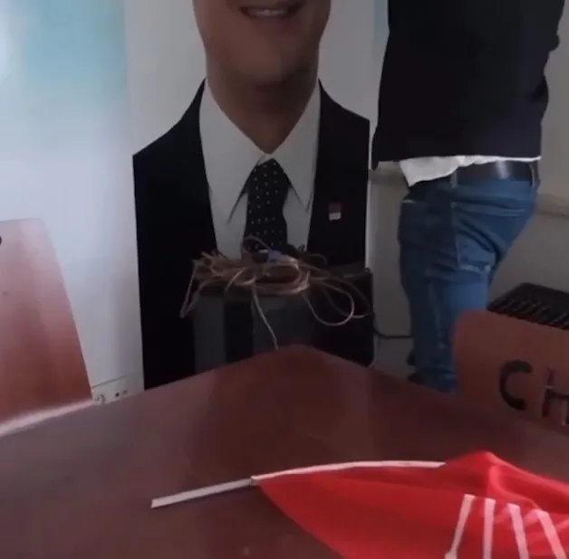 1785087487021.jpeg CHP Düzce İl Başkanlığı'nda olaylı gün! Özel ve İmamoğlu'nun pankartları yırtıldı-5
