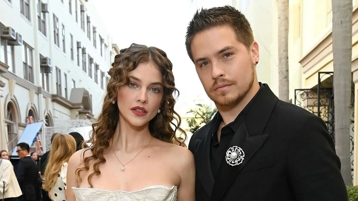 1791720718097.jpg Orta Dünya’da anne oldu! Barbara Palvin ve Dylan Sprouse kızı Sylvie ile ilk kez objektif karşısında-7