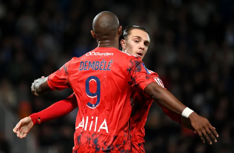 Galatasaray'a o transferde dev rakip! - 7