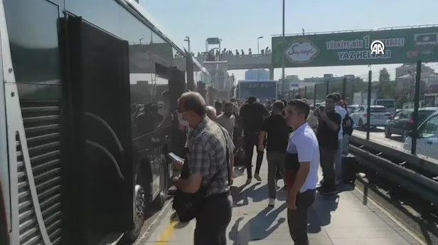 CHP'li İBB vatandaşın burnundan getirdi! Yine yeni yeniden metrobüs skandalı! Yolcular tahliye edildi-5