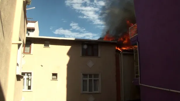 arnavutkoydeki-yanginda-13-yasindaki-otizmli-cocuk-yasamini-yitirdi-1664808655360.jpg Arnavutköy'deki yangında 13 yaşındaki otizmli çocuk yaşamını yitirdi-4