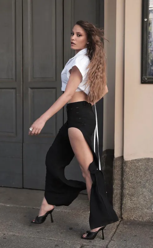 serenay-sarikayadan-tum-bakislari-uzerine-cekecek-proje-akillara-zarar-muhtesem-donusuyle-ezber-bozmaya-geliyor-1634211537695.jpg Akıllara zarar muhteşem dönüşüyle ezber bozmaya geliyor! Serenay Sarıkaya'dan tüm bakışları üzerine çekecek proje-6