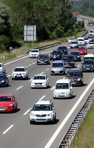 TEM Otoyolunda Kurban Bayramı yoğunluğu sürüyor! Yola çıkacaklar dikkat