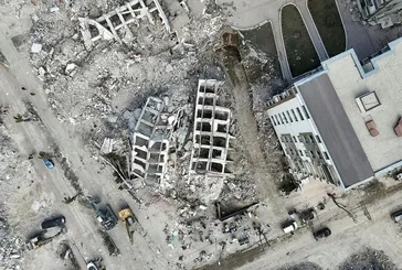 Çok kritik uyarı: Güneyde ve kuzeyde yıkıcı depremler...