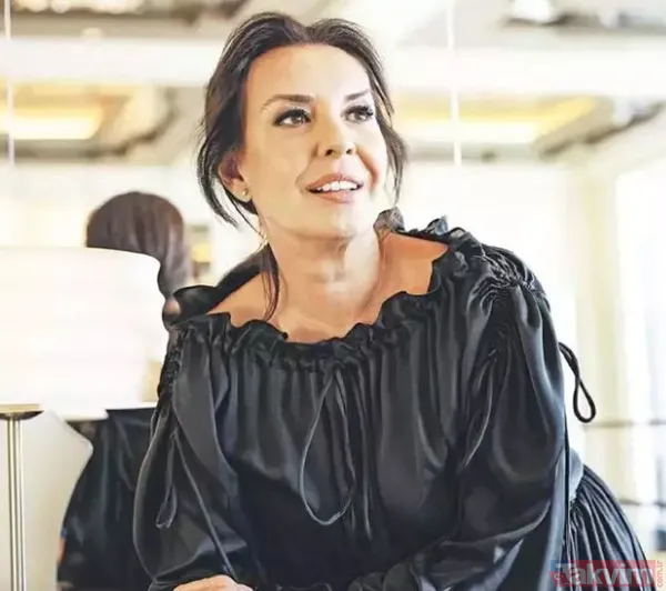 Perihan Savaş "Arabesk Müzik Çok Acılı Eski Anıları Hatırlatıyor. Arabesk Hariç Her Müziği Seviyorum." Dedi. Usta Oyuncu Perihan Savaş, Çarpıcı Hayat Hikâyesini...