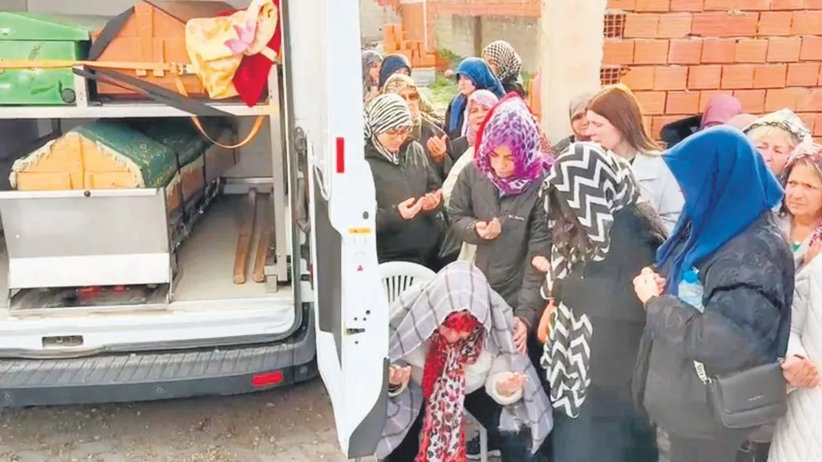 8 gündür kayıp olan Elif Kumal göletin dibindeki araçta bulundu! Acılı anne kızını son yolculuğuna uğurladı