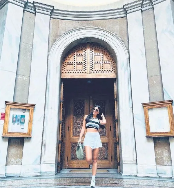 ask-komsuda-kaldi-1697841193131.jpeg Aşk komşuda kaldı! Demet Özdemir, Yunan aşkı Dj Sergio ile yollarını ayırdı-3