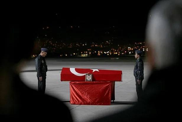 helikopter-pervanesinin-carptigi-jandarma-pilot-kidemli-albay-oguzhan-adalioglu-sehit-oldu-1678243252743.jpeg Helikopter pervanesinin çarptığı Jandarma Pilot Kıdemli Albay Oğuzhan Adalıoğlu şehit oldu-5