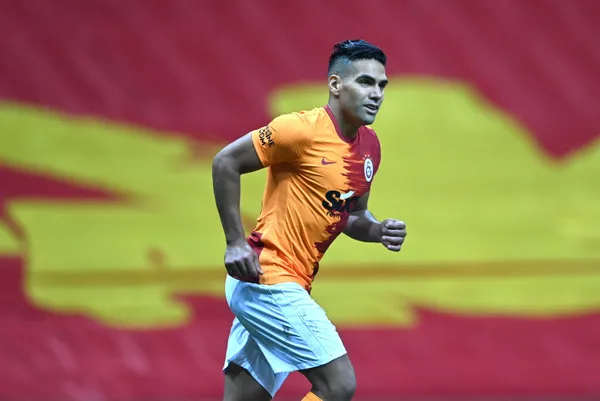 1607411807995.jpg Galatasaray'da Falcao depremi! Artık iyileşse bile forma giyemeyecek-3