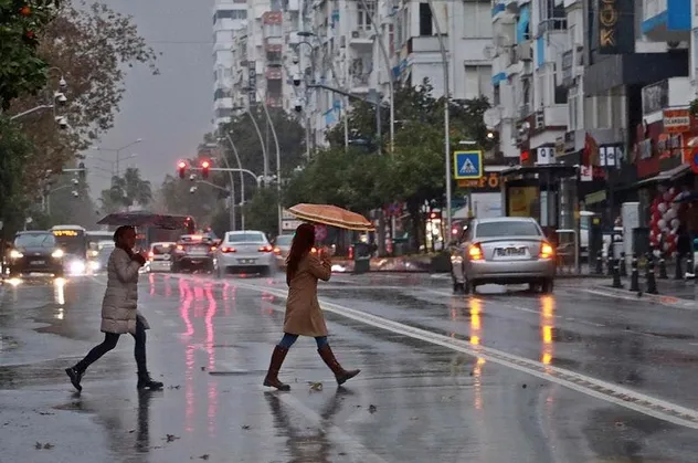 Yeni yılın ilk haftasında karla karışık yağmur ve kar yağışı kapıda! Meteoroloji'den son dakika hava durumu uyarısı