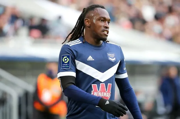 Fenerbahçe Bordeaux’un Honduraslı sağ kanat oyuncusu Alberth Elis’e talip oldu