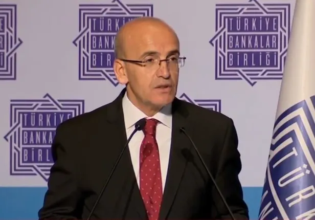 hazine-ve-maliye-bakani-mehmet-simsekten-turkiye-bankalar-birligi-toplantisinda-onemli-aciklamalar-1692258283612.jpeg Hazine ve Maliye Bakanı Mehmet Şimşek'ten özel bankalara kredi çağrısı! Sıkılaşma ne zamana kadar sürecek?-2